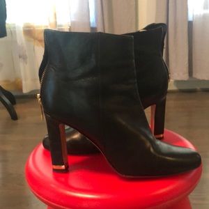 Contemporary Kate Spade leather hills ankle boots